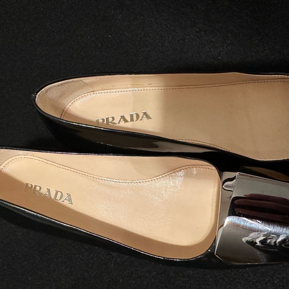 Prada black patent leather low heel pumps size 35